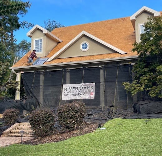 River Oaks Roofing