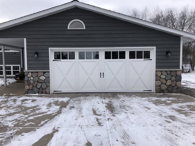 Contractor Rise & Shine Garage Doors in St Paul MN