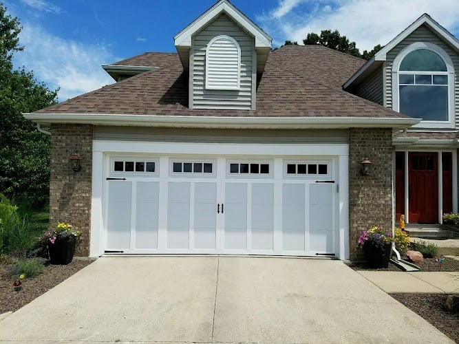 Contractor Hostetler & Askew Door in Goshen IN