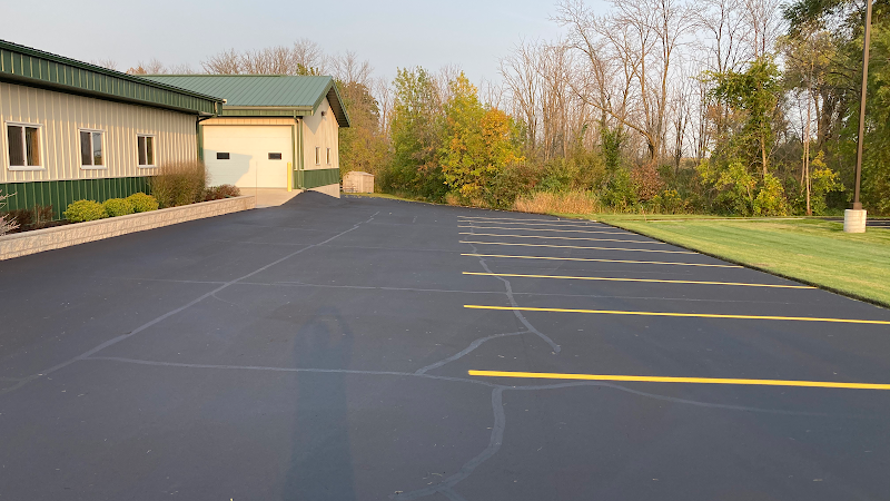 Contractor ADVANCED ASPHALT SEALCOATING in Plymouth WI