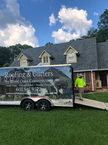 Contractor River Oaks Roofing in Madison MS