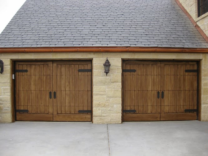 Contractor Overhead Door Company of Tulsa-Residential in Tulsa OK