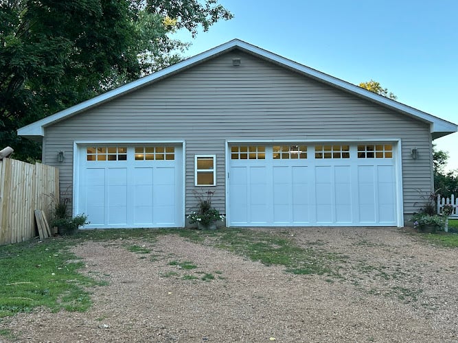 Contractor A1 Garage Door Service in Maplewood MN